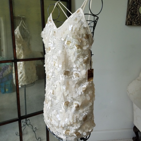 Forever 21 Gold Sequins Dress size Small - Picture 2 of 8